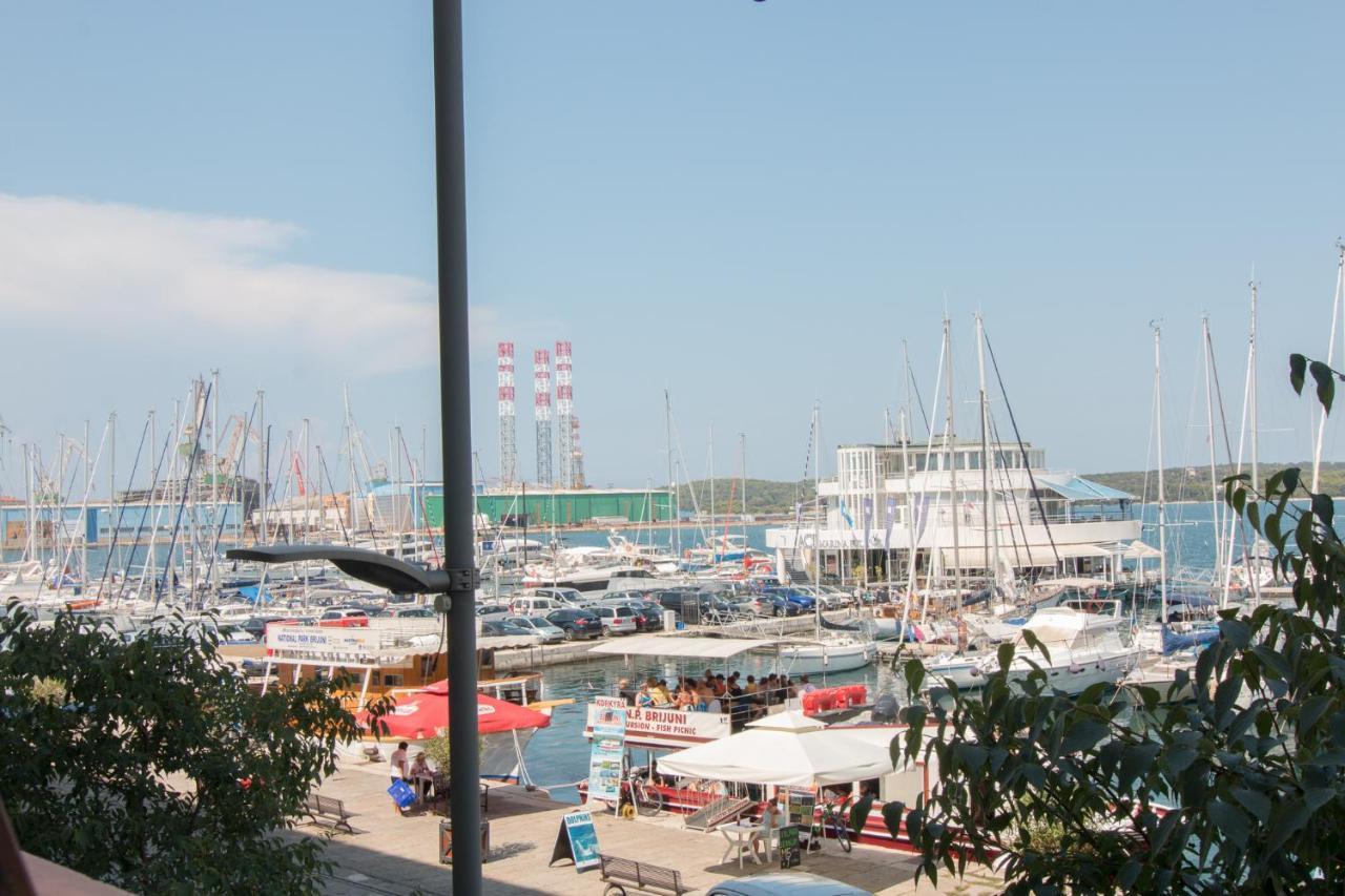 Harbour-Apartment With Sea View And Parking Spot Pula Buitenkant foto